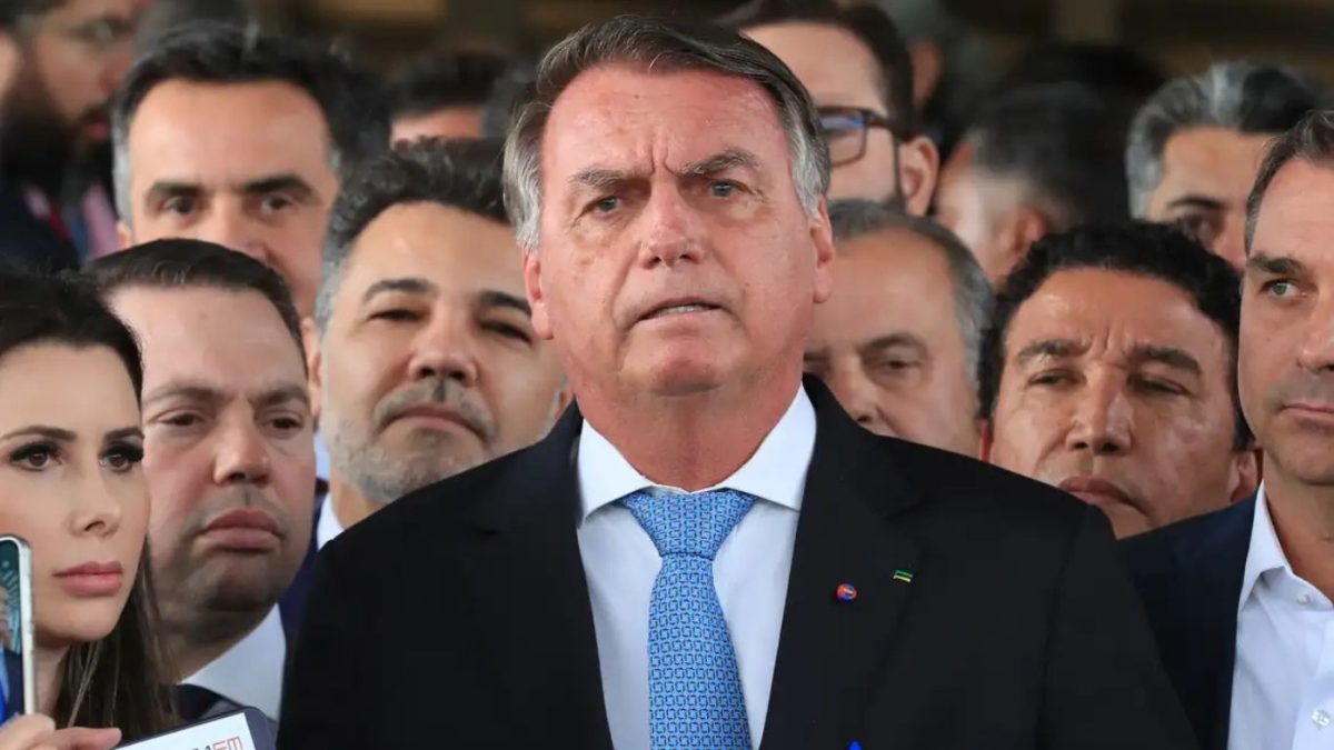 Bolsonaro e generais no banco dos réus: STF inicia julgamento histórico