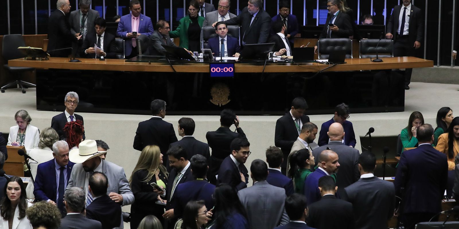 PEC da Blindagem: Câmara aprova texto-base que amplia proteção judicial a parlamentares