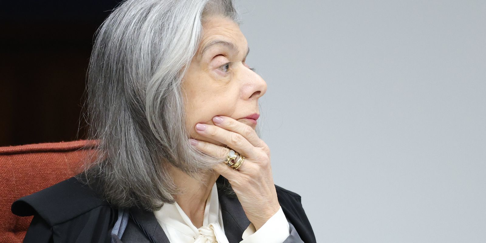 Cármen Lúcia corrige advogado de Ramagem sobre voto impresso e voto auditável em julgamento no STF