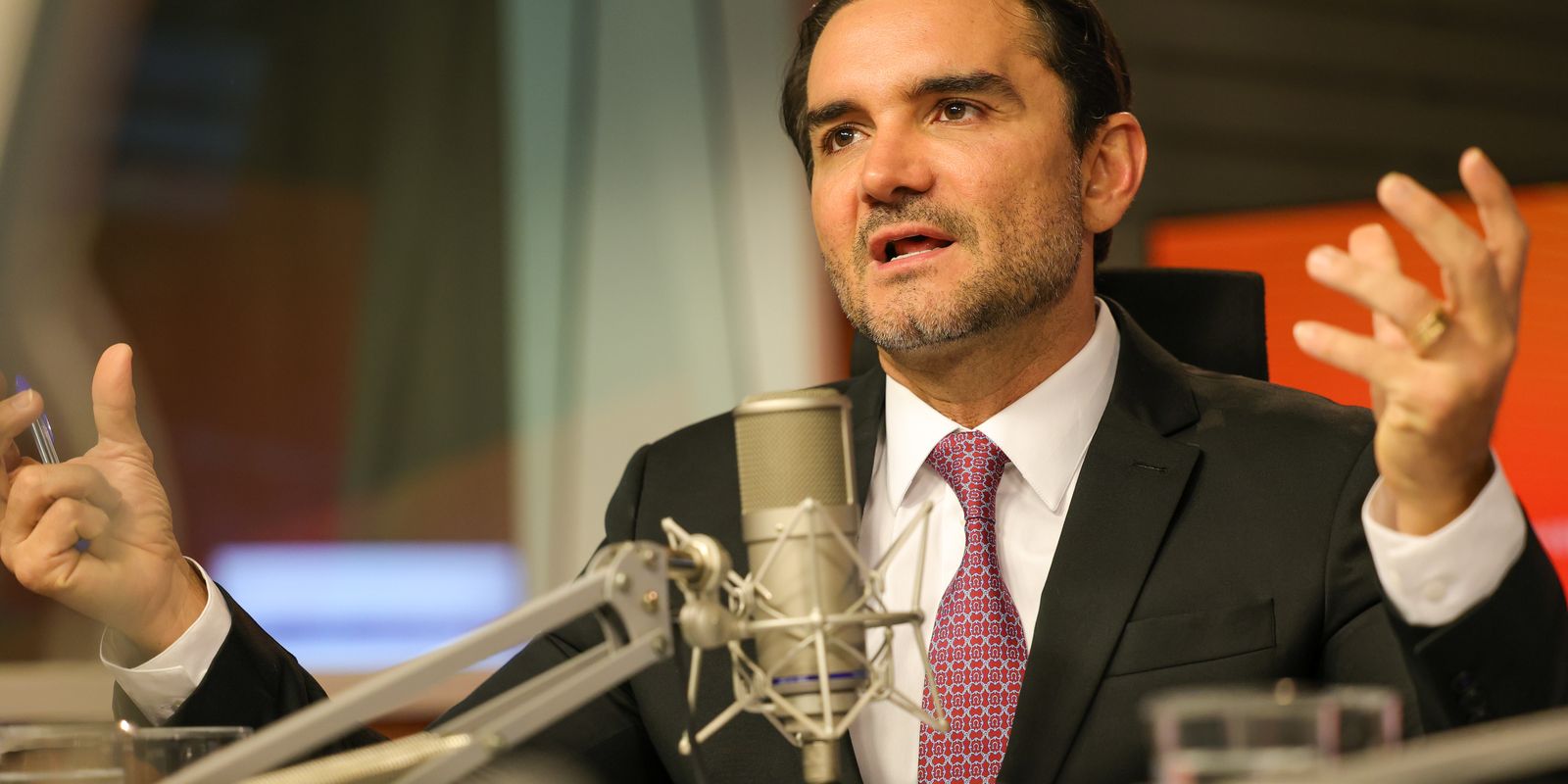 Ministro do Turismo Celso Sabino deixa governo após pressão do União Brasil