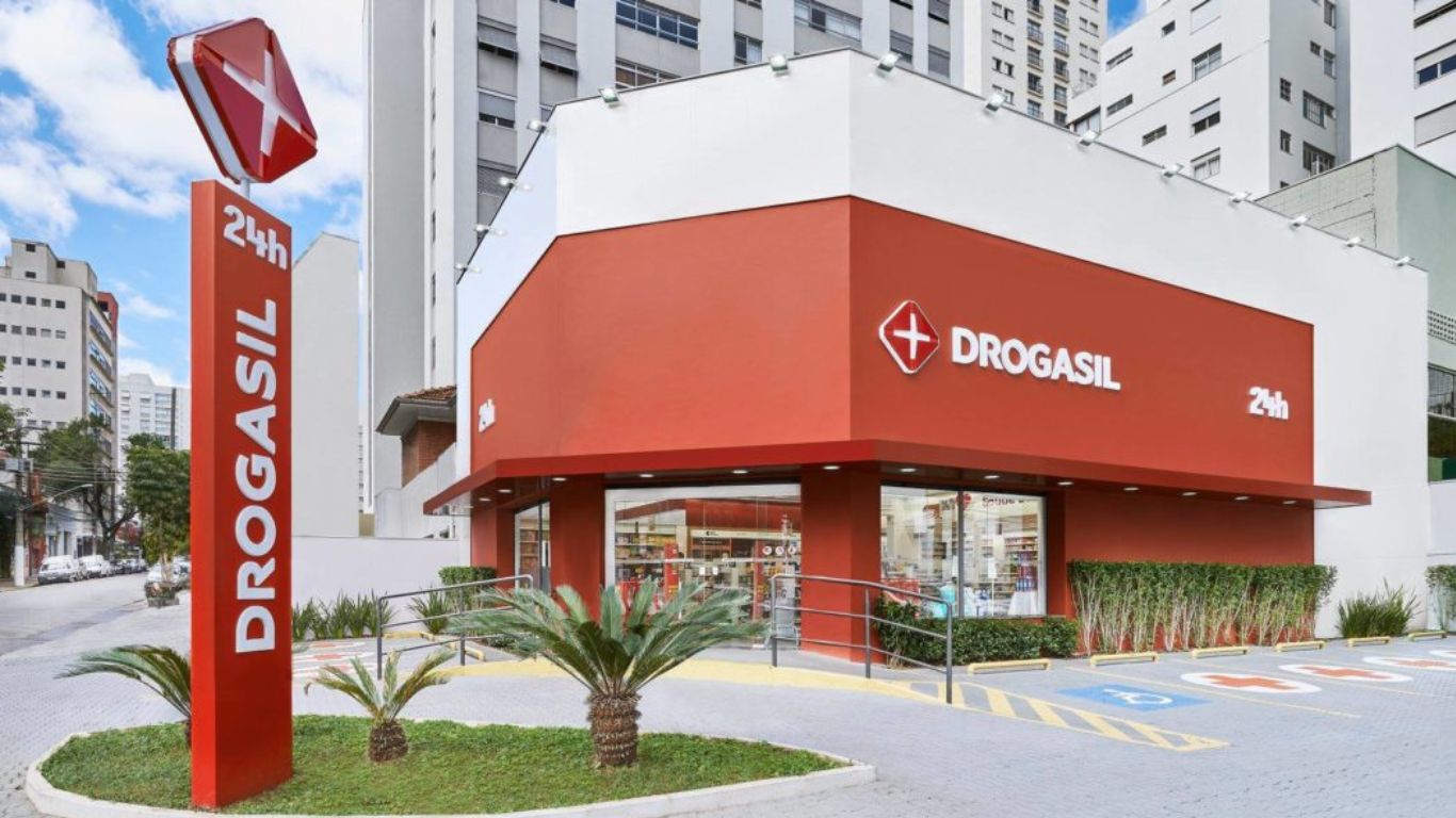 Justiça condena Drogasil a indenizar atendente vítima de racismo em São Caetano do Sul