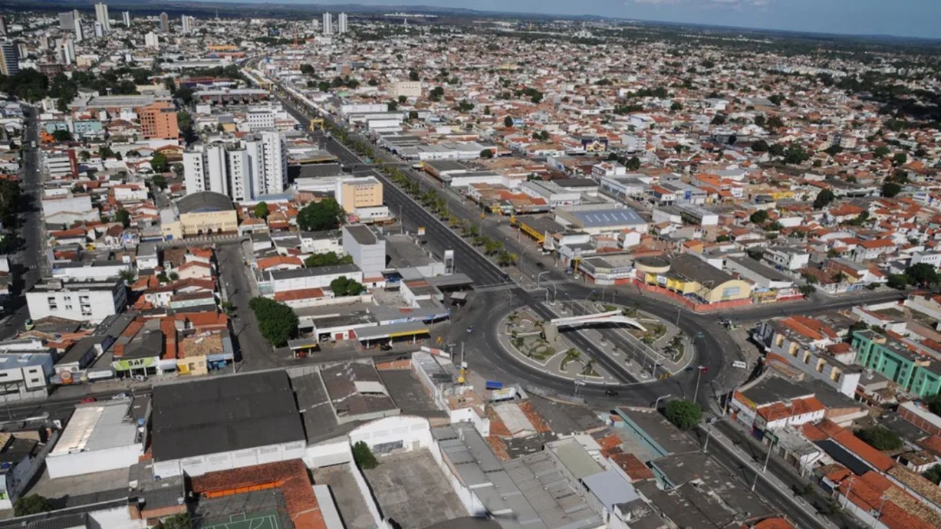 Prefeitura de Feira de Santana na Bahia expõe lista de 600 pessoas com HIV