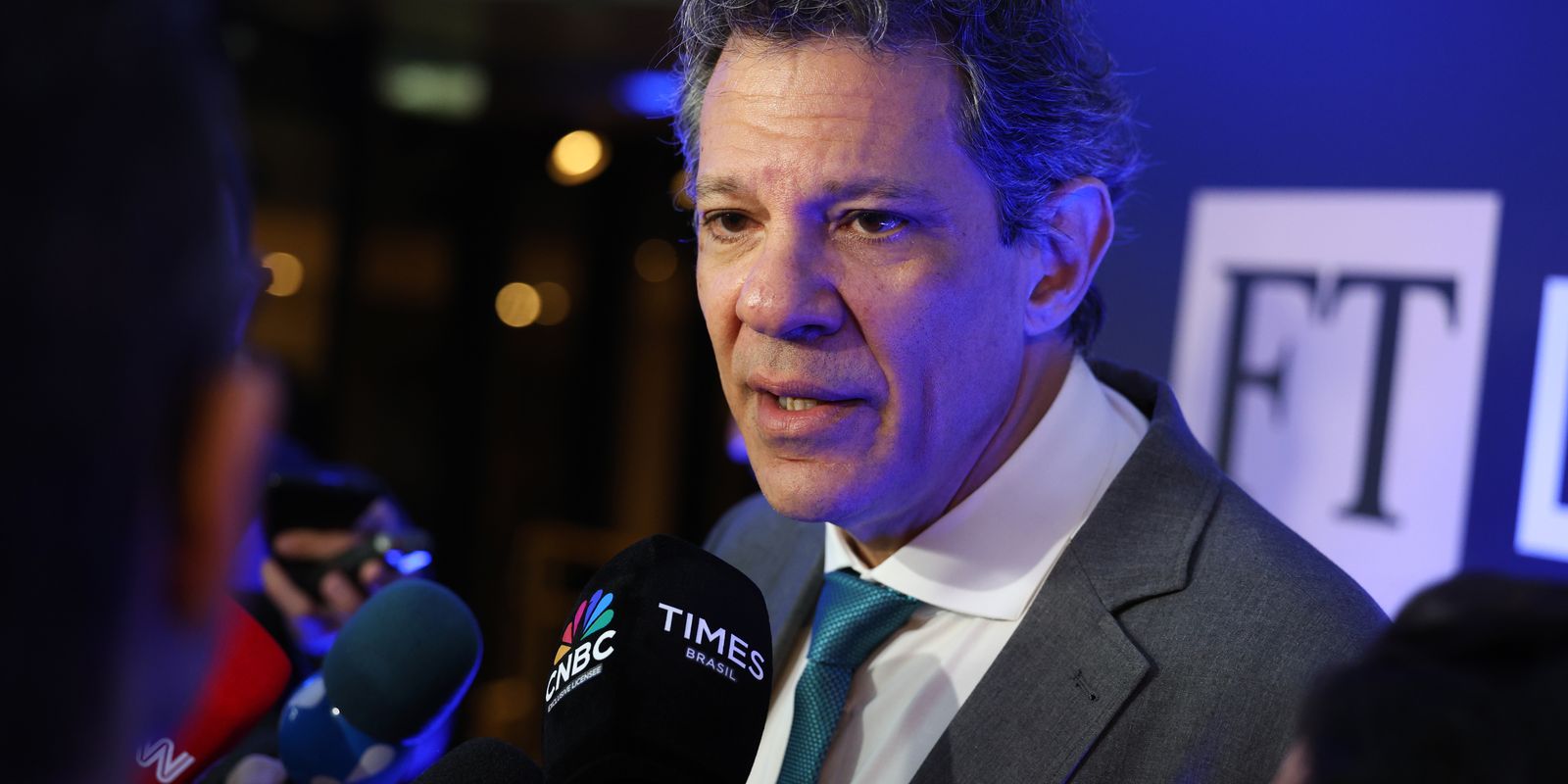 Haddad fica no Brasil para acompanhar reforma do IR; Padilha enfrenta restrição de visto nos EUA