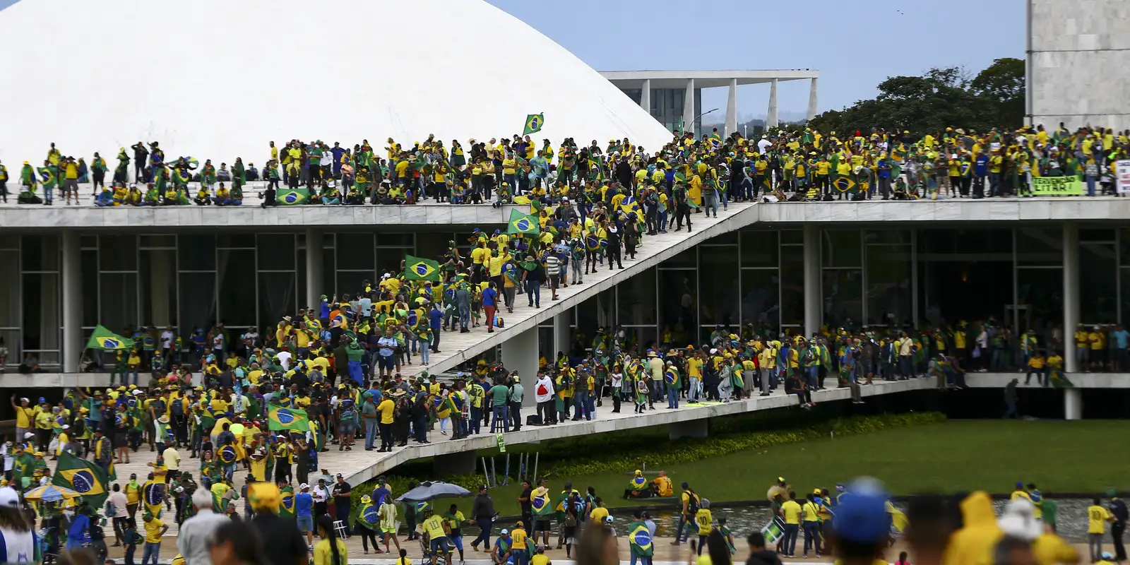 Câmara discute urgência de projeto que concede anistia a golpistas de 8 de janeiro
