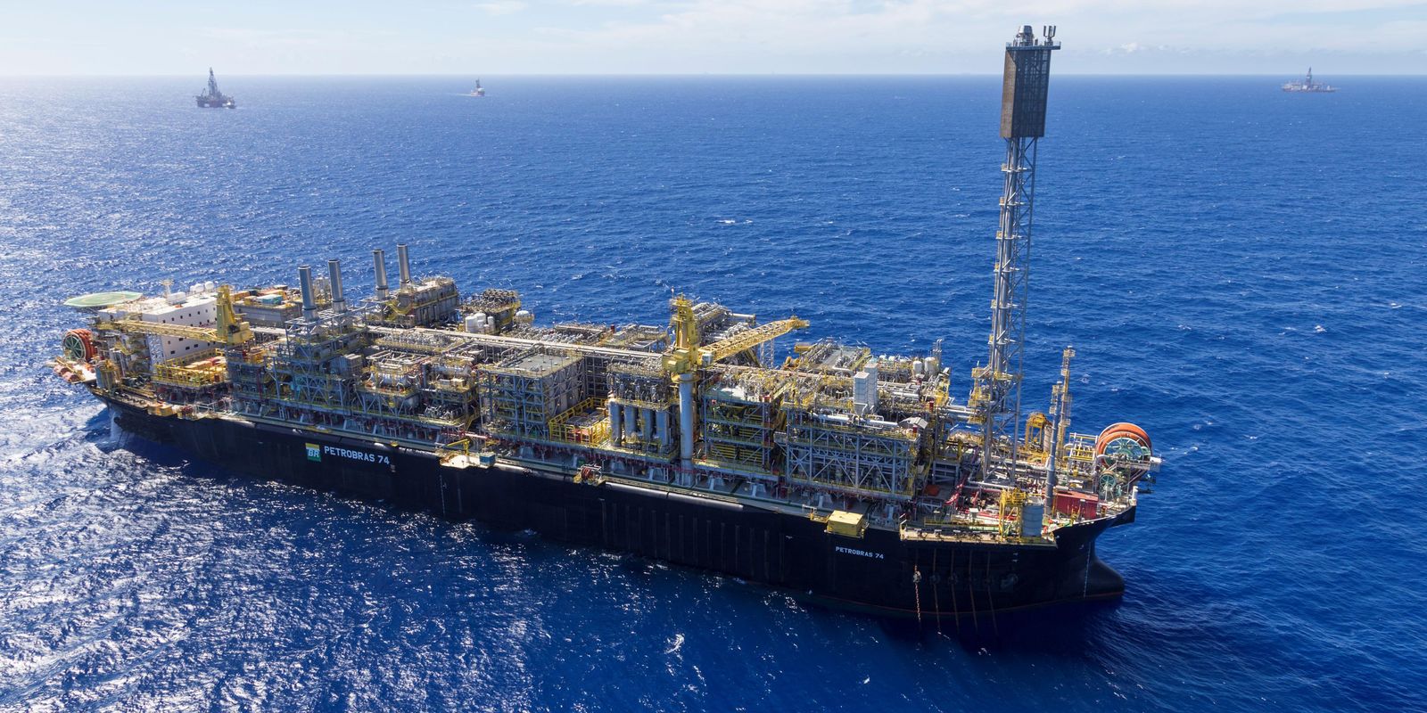 Petrobras capta US$ 2 bi com títulos no exterior e reduz percepção de risco