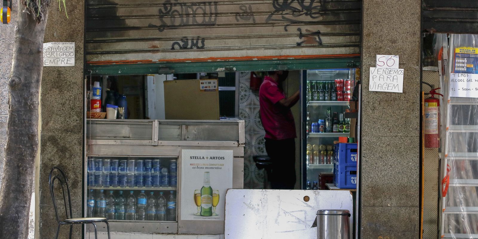 Casos de bebidas adulteradas com metanol já causaram mortes no Brasil