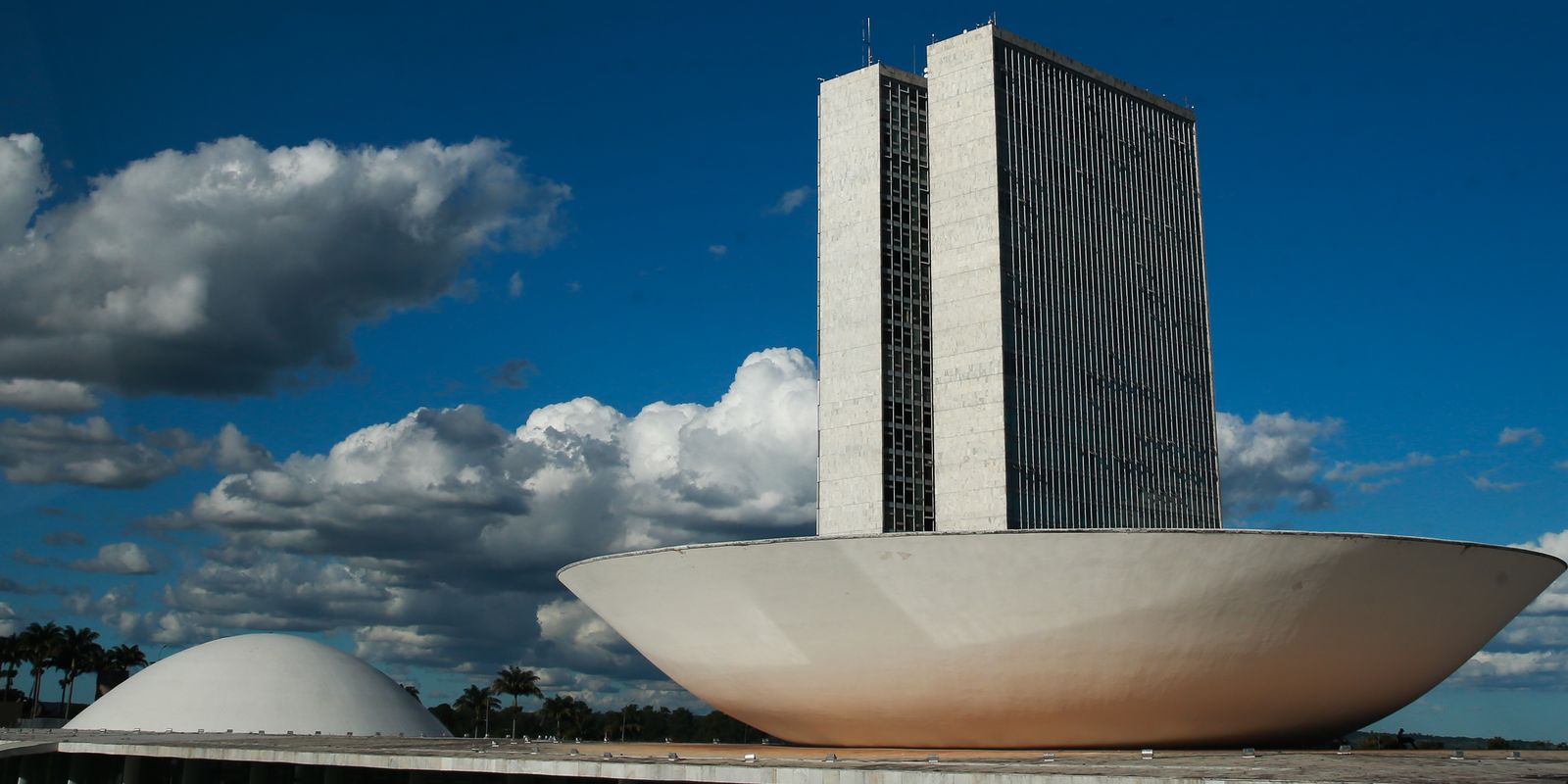 STF rejeita exigência de aval do Congresso para buscas contra parlamentares