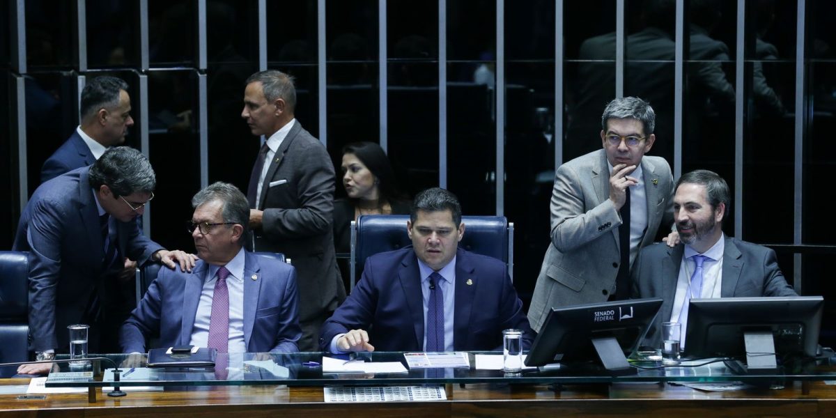 Senado aprova pacote de R$ 30 bi contra impacto do tarifaço dos EUA