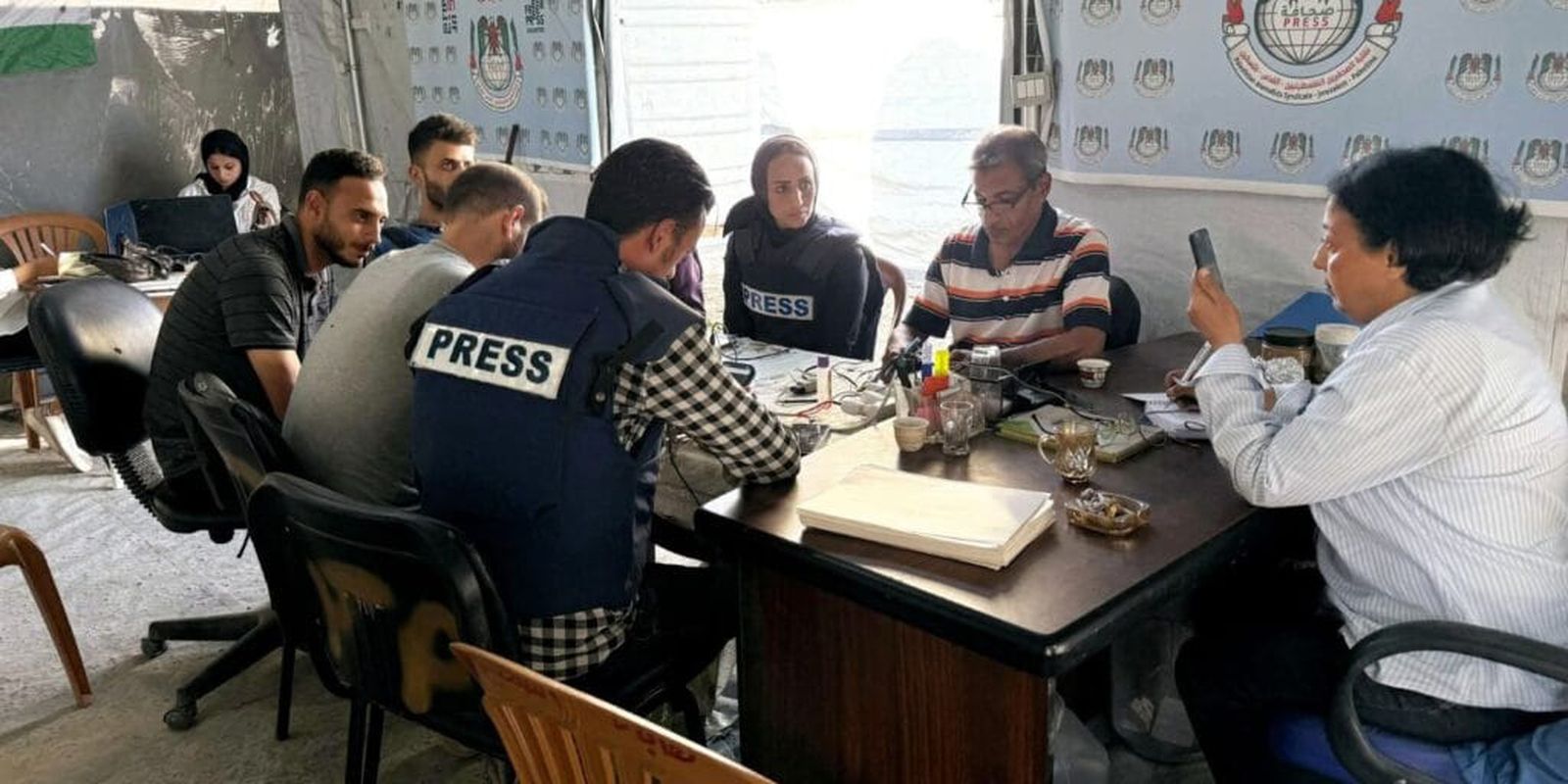 Tenda de jornalistas palestinos é bombardeada em Gaza após reunião com brasileiros