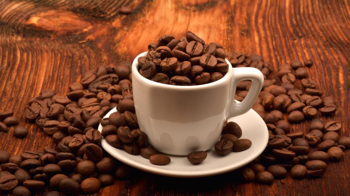 Preço do café deve subir até 15% após alta da matéria-prima, diz Abic