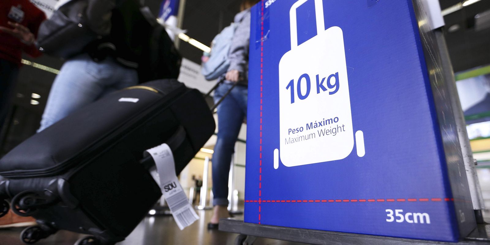 Procon e Anac cobram explicações a companhias aéreas sobre cobrança por bagagem de mão