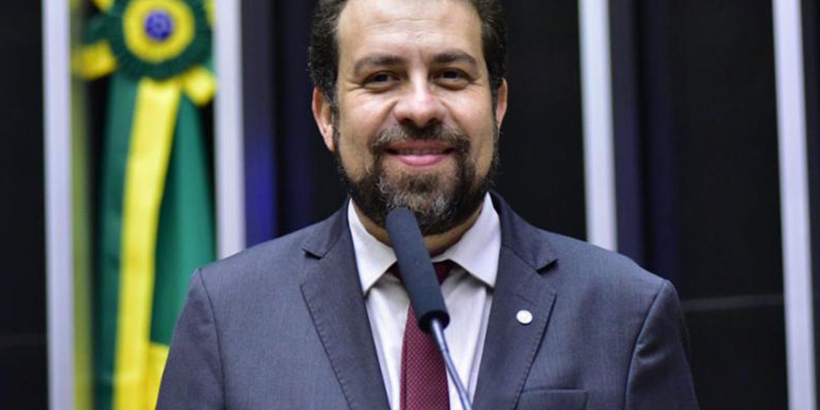 No Planalto, Boulos promete ouvir as ruas e fortalecer o diálogo social