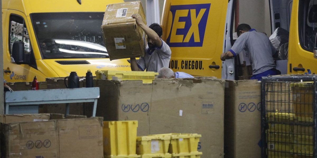 Caixa vai criar fundo imobiliário com imóveis dos Correios para reforçar caixa da estatal