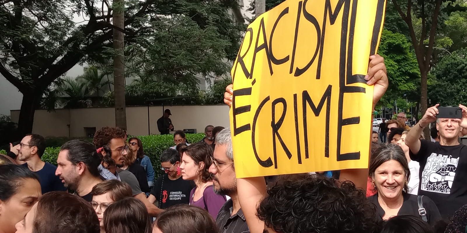 Defensoria aciona shopping de SP e pede R$ 759 mil por caso de racismo