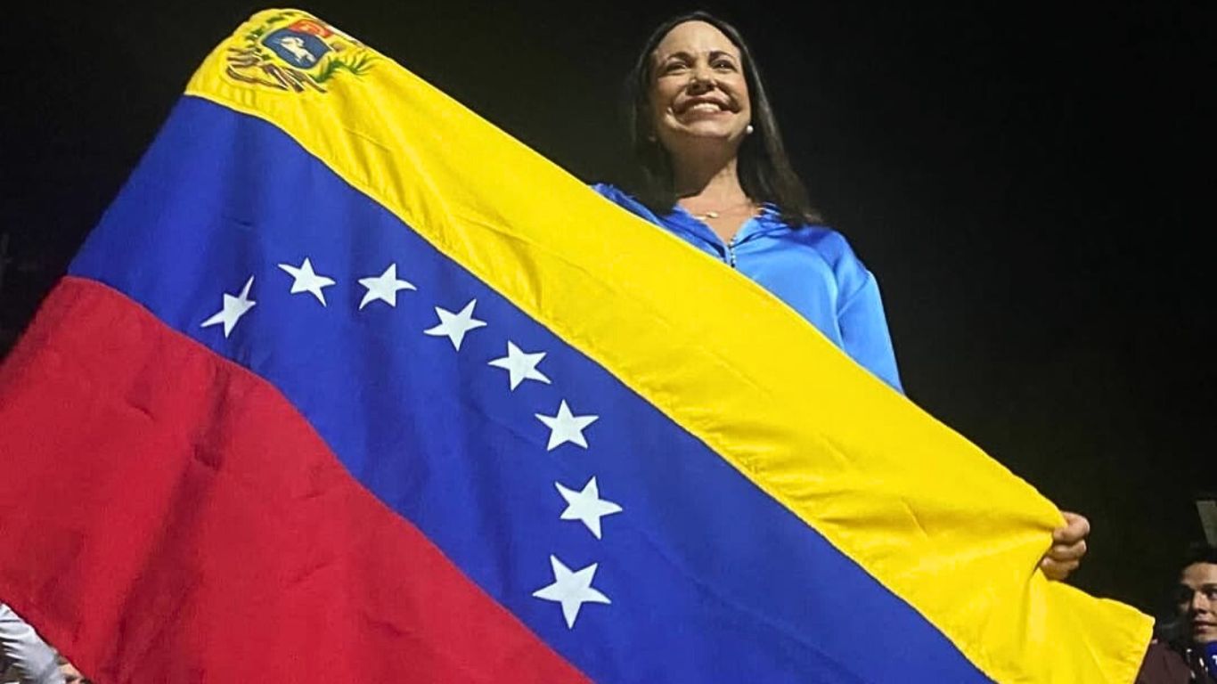 Quem é Maria Corina Machado? A trajetória da líder venezuelana que desafiou dois regimes