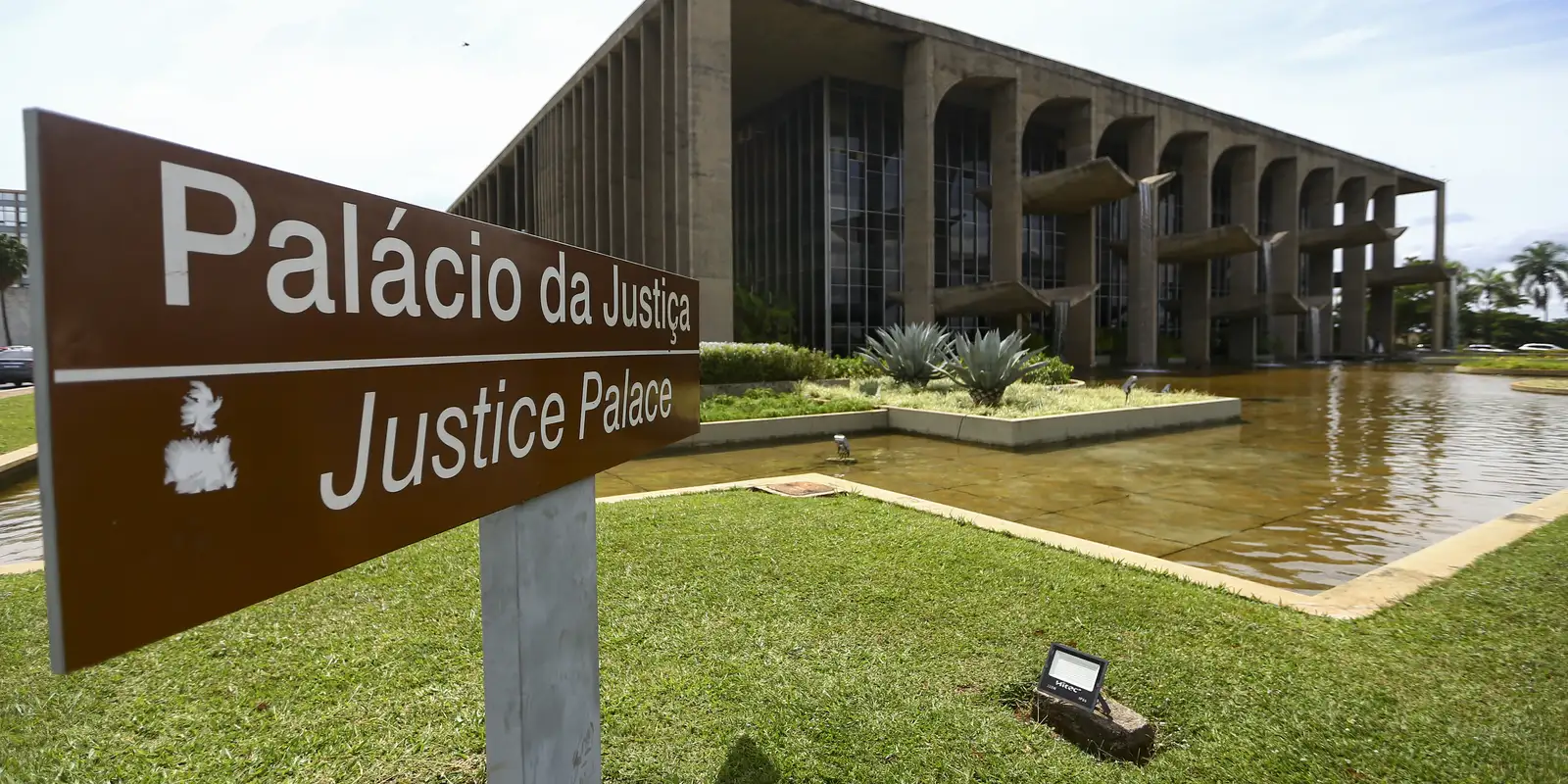 Moraes aciona cooperação internacional para intimar Paulo Figueiredo nos EUA