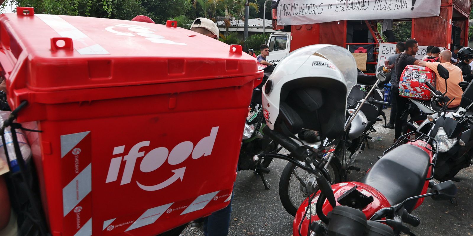 STF inicia julgamento sobre vínculo trabalhista entre motoristas e aplicativos