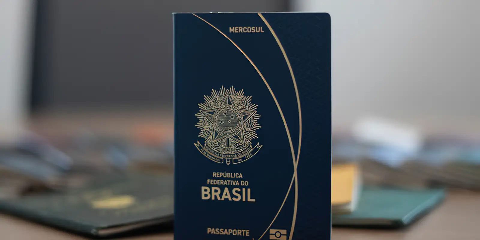 Polícia Federal alerta para risco de suspensão na emissão de passaportes por falta de verba