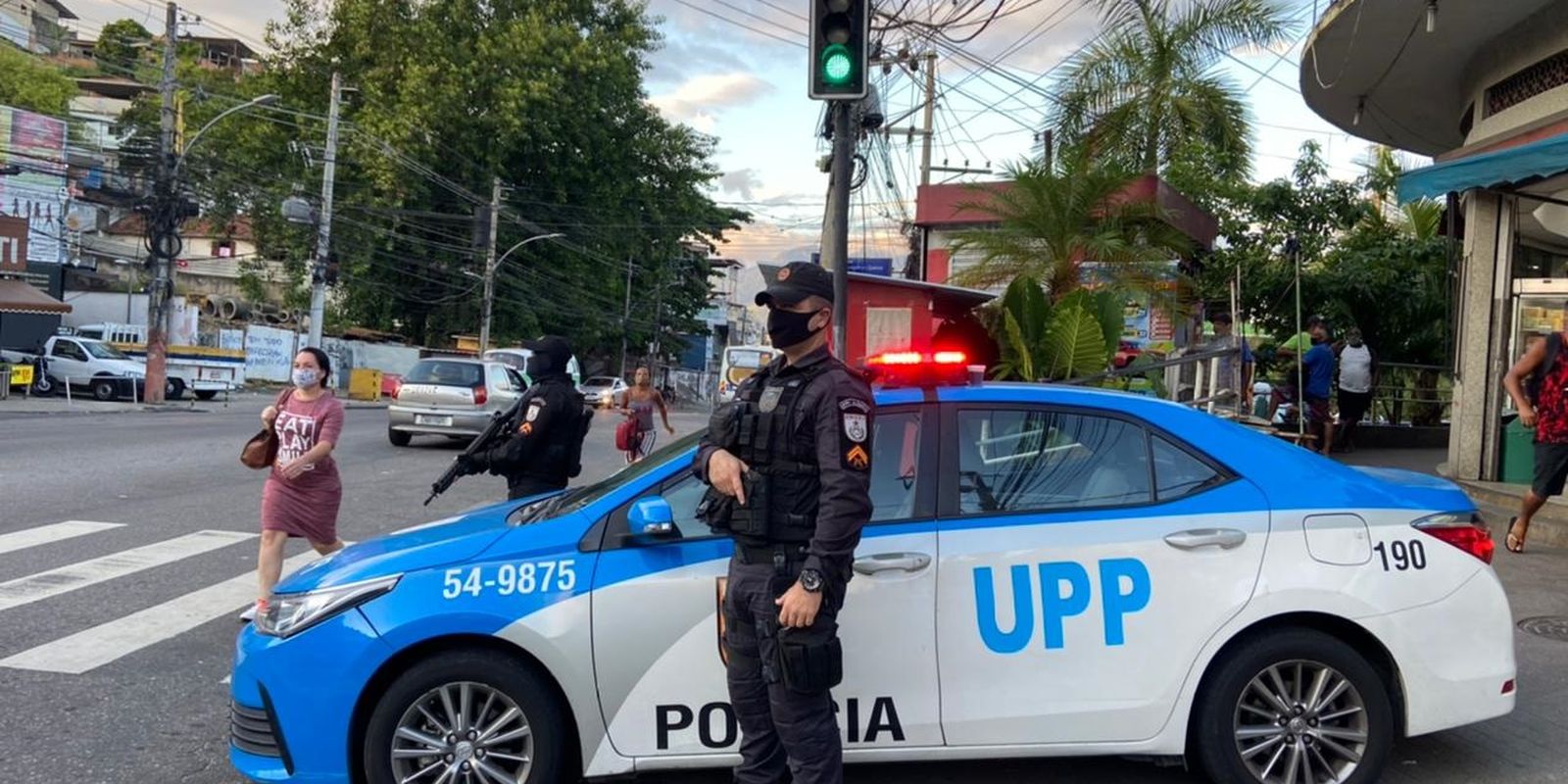 Crimes patrimoniais caem e apreensões de fuzis batem recorde no Rio