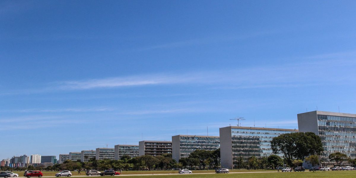 TCU suspende exigência de déficit zero e evita bloqueio de R$ 31 bi no Orçamento