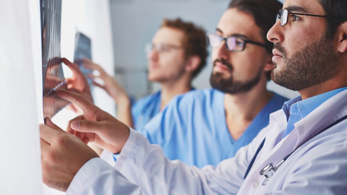 STF suspende novos cursos municipais e freia expansão de Medicina