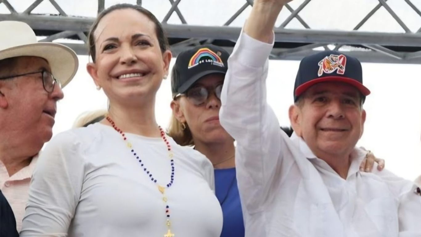 Descartada por Trump, Corina ataca Delcy e promete voltar à Venezuela
