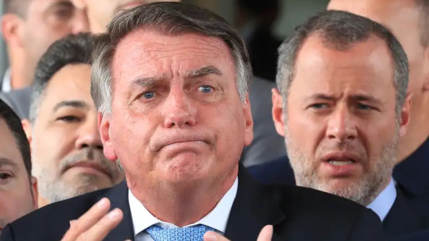 Moraes nega pedido de prisão domiciliar humanitária para Bolsonaro