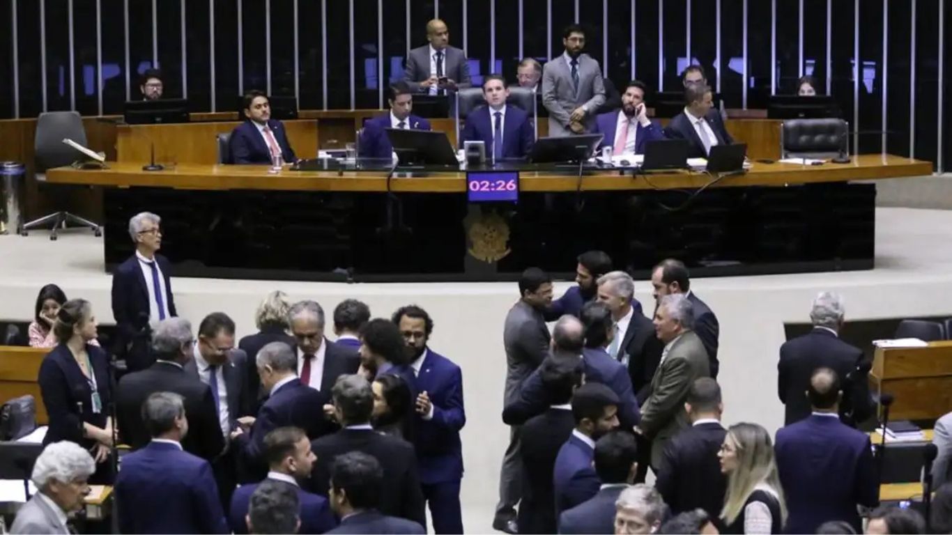 Câmara aprova Projeto Antifacção com penas mais duras e novas regras contra crime organizado