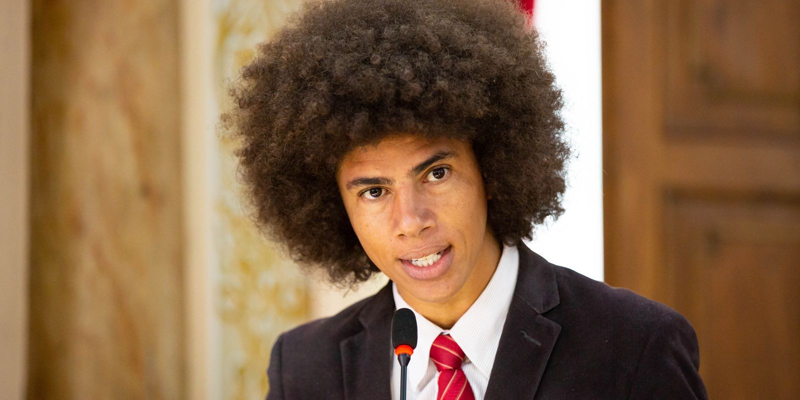 Deputado Renato Freitas se envolve em briga em Curitiba e diz ter reagido a racismo