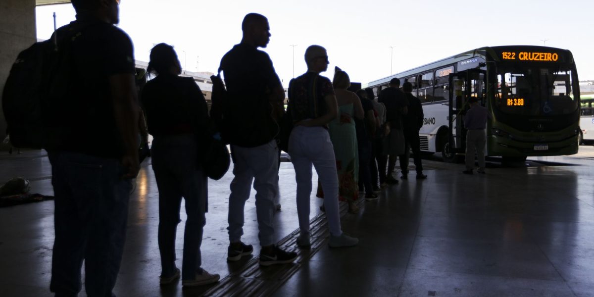 Estudo aponta que tarifa zero no transporte é viável com contribuição empresarial