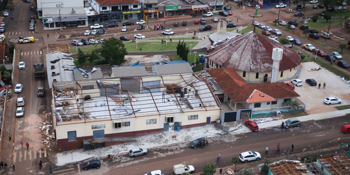 Governo aciona Caixa para liberar FGTS a vítimas do tornado no Paraná