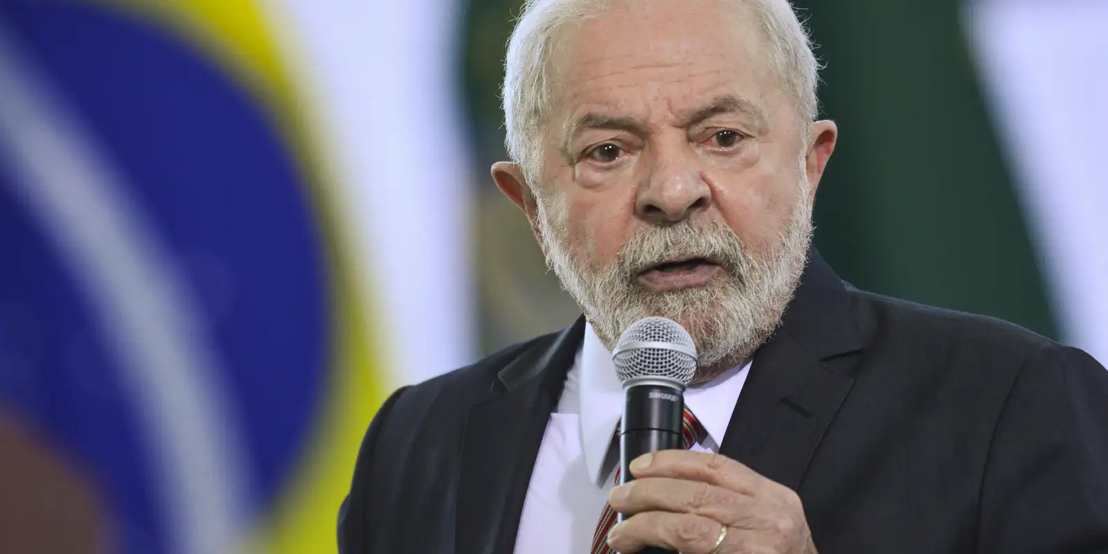 Lula envia ao Congresso projetos que permitem a criação de 8,6 mil novos cargos na educação