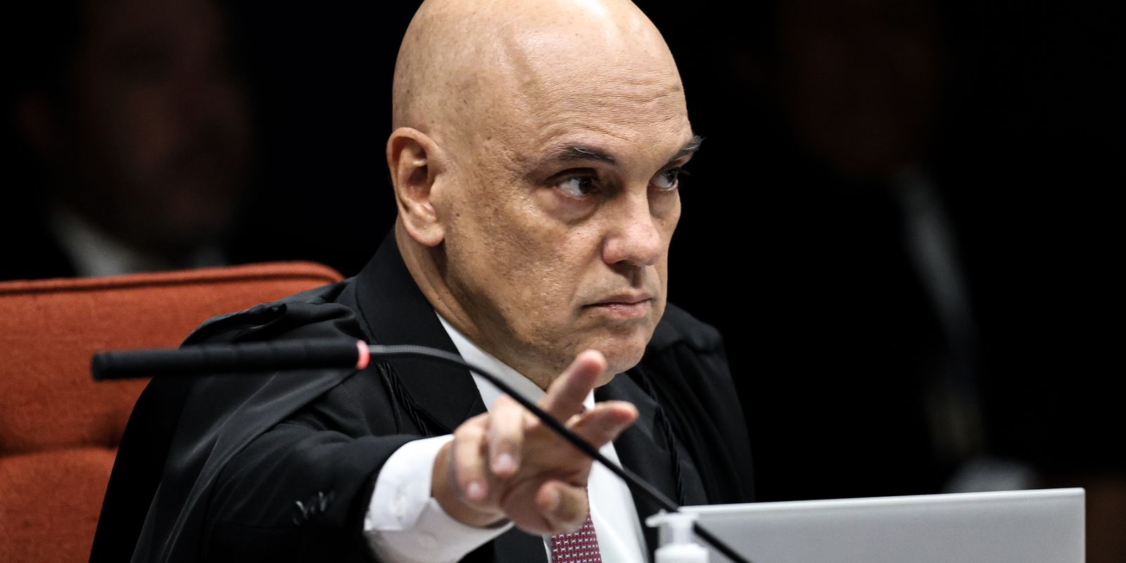 Moraes vota para tornar ex-assessor réu por vazamento de dados do STF e do TSE