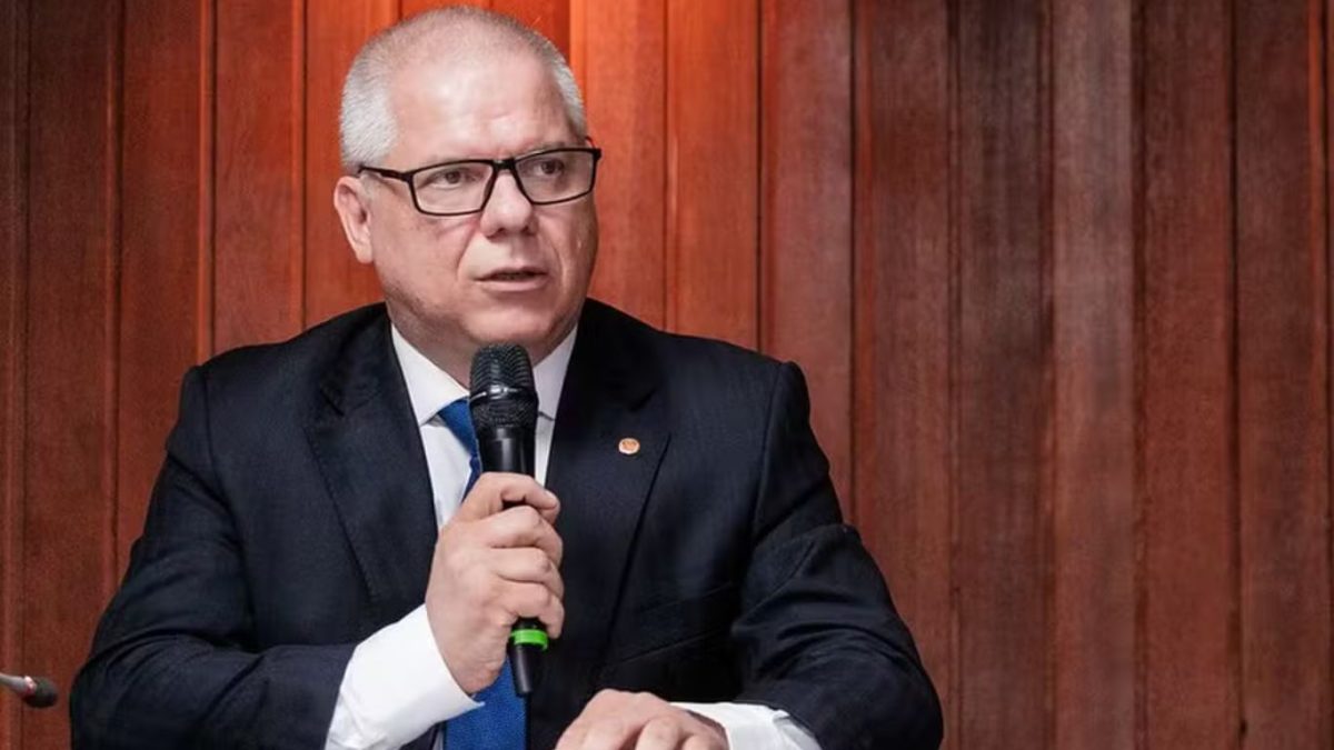 PF prende ex-presidente do INSS em nova fase de operação sobre desvios bilionários