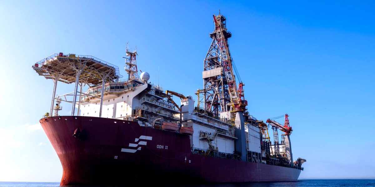 Petrobras anuncia nova descoberta de petróleo na Bacia de Campos