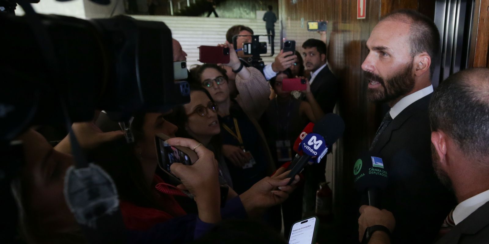 Eduardo Bolsonaro vira réu no STF por ações contra o Brasil nos Estados Unidos