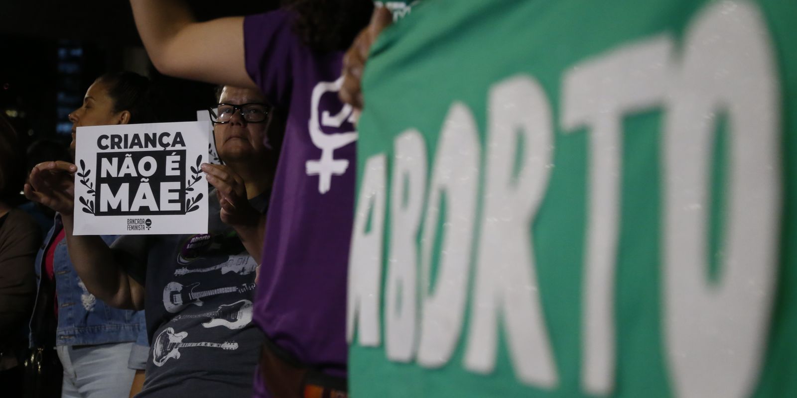 Pediatras alertam para retrocesso em decreto que suspende norma sobre aborto legal
