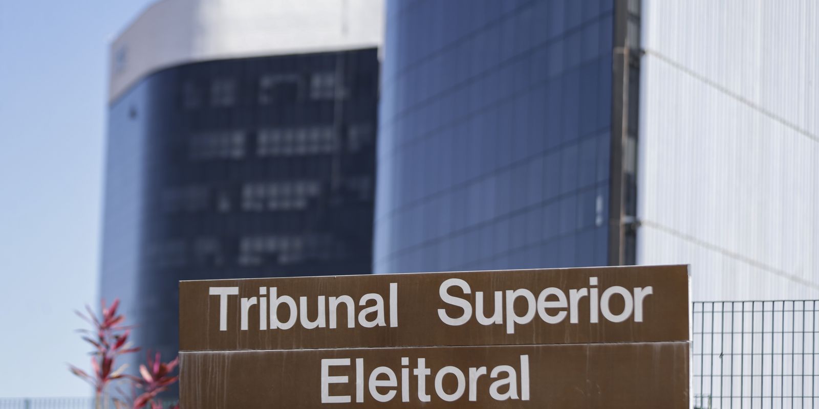 TSE julga pedido de cassação do governador do Rio, Cláudio Castro