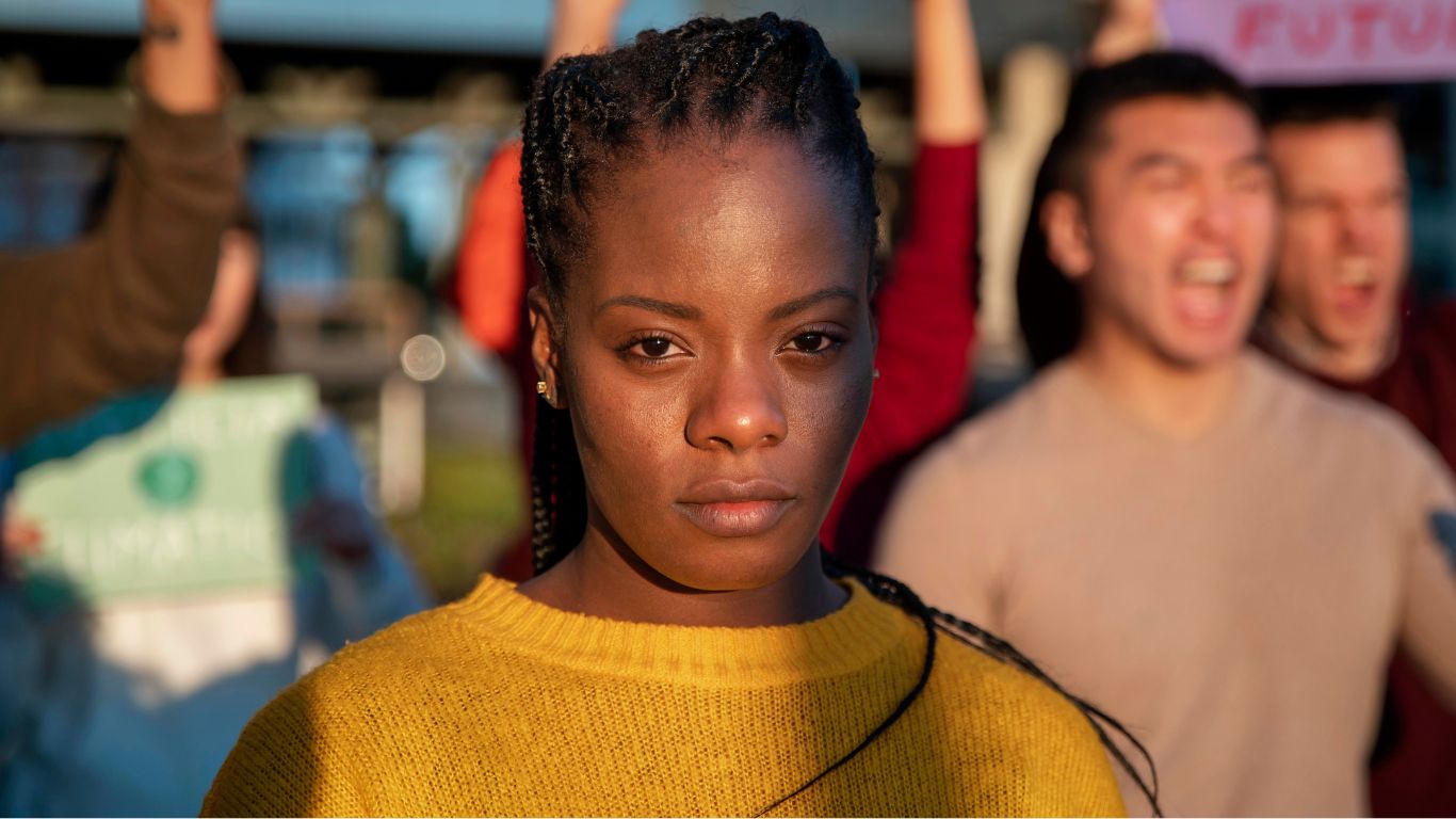 Como o racismo define quem é abordado, acusado e condenado no Brasil