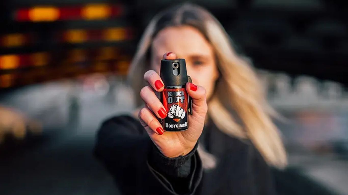 RJ libera spray de pimenta para mulheres e nova lei abre debate jurídico sobre autodefesa