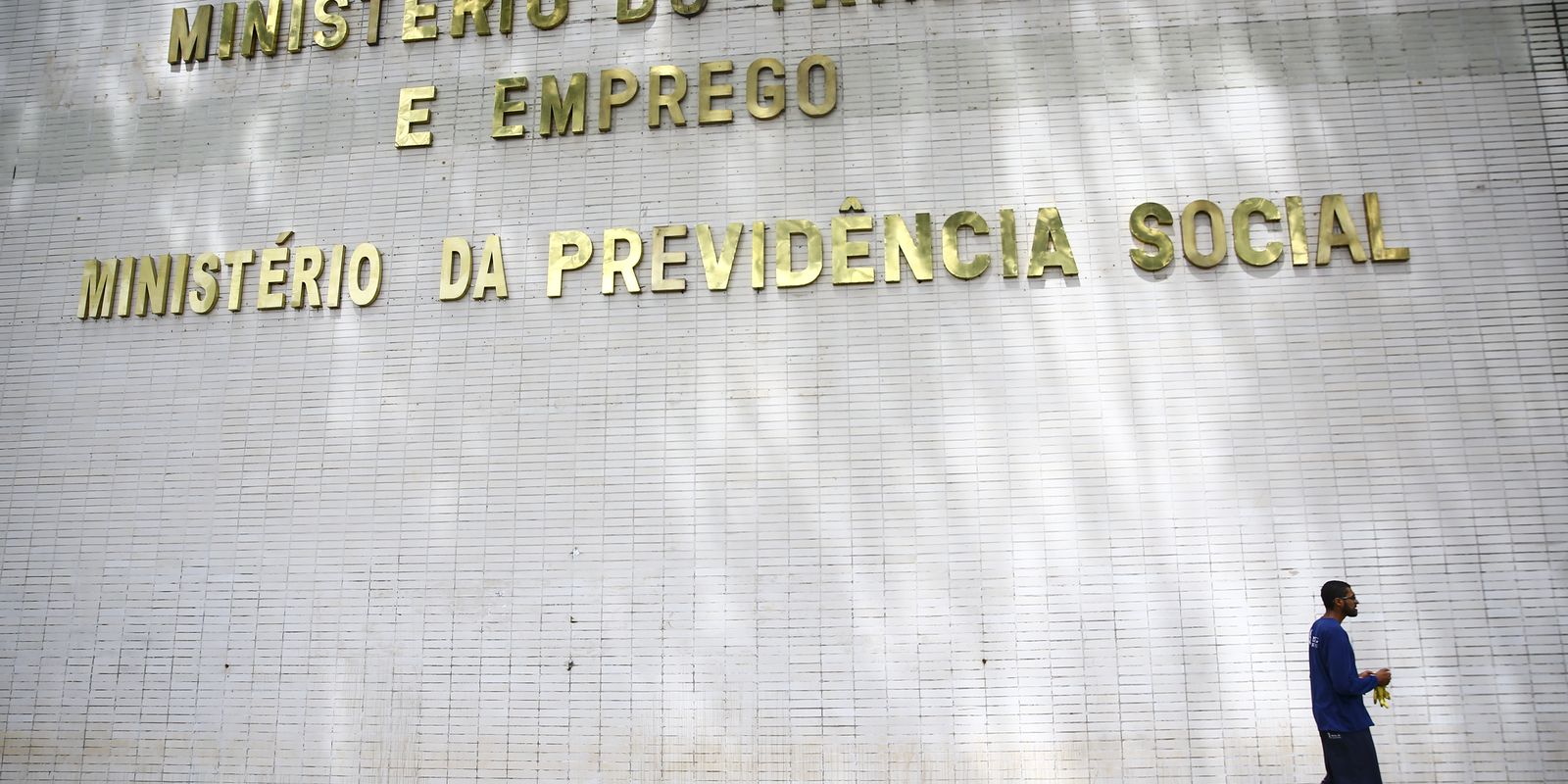 Brasil cria 85,8 mil empregos formais em novembro, aponta Caged