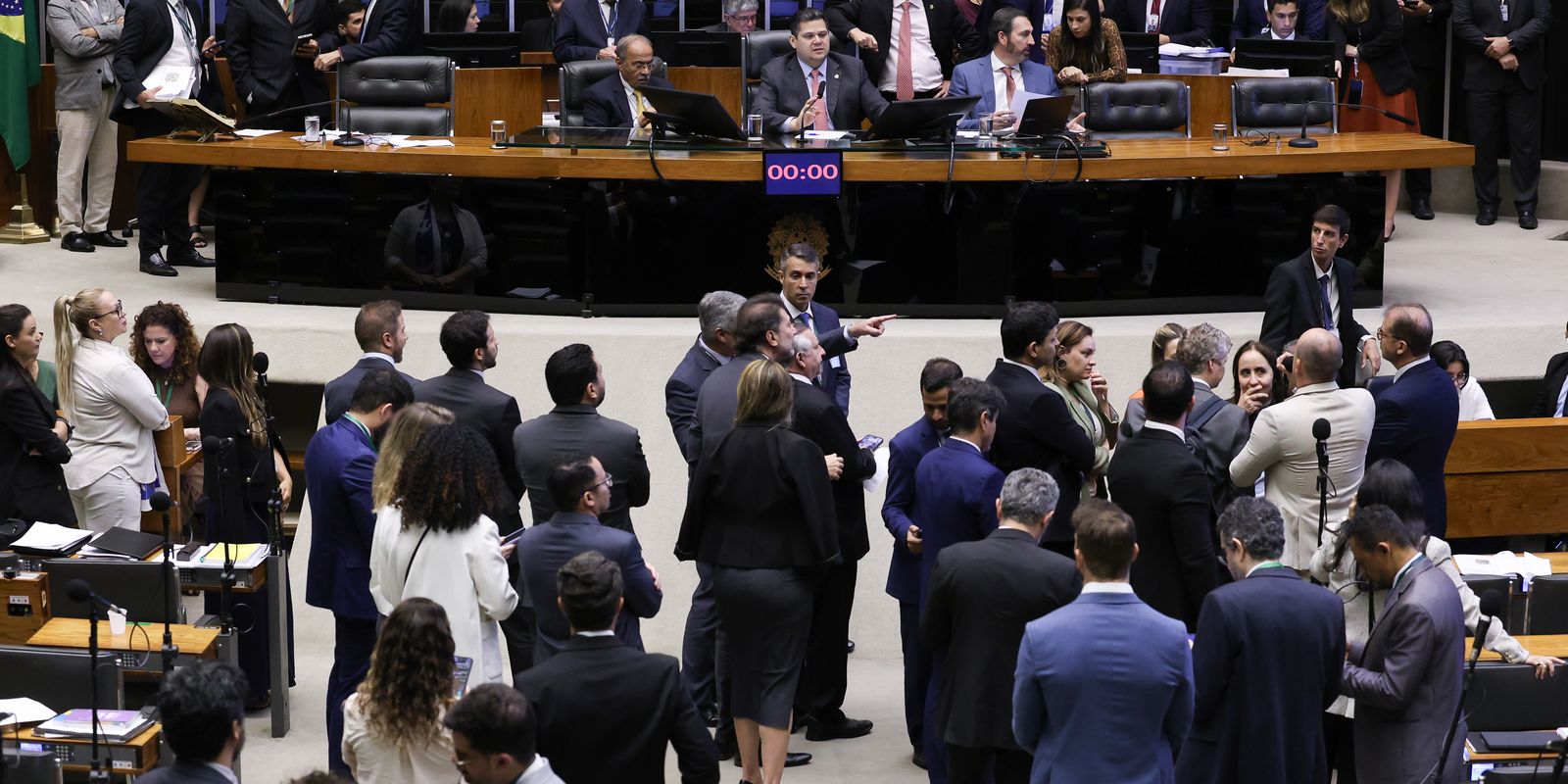 Congresso aprova LDO de 2026 com meta de superávit e novas regras para despesas