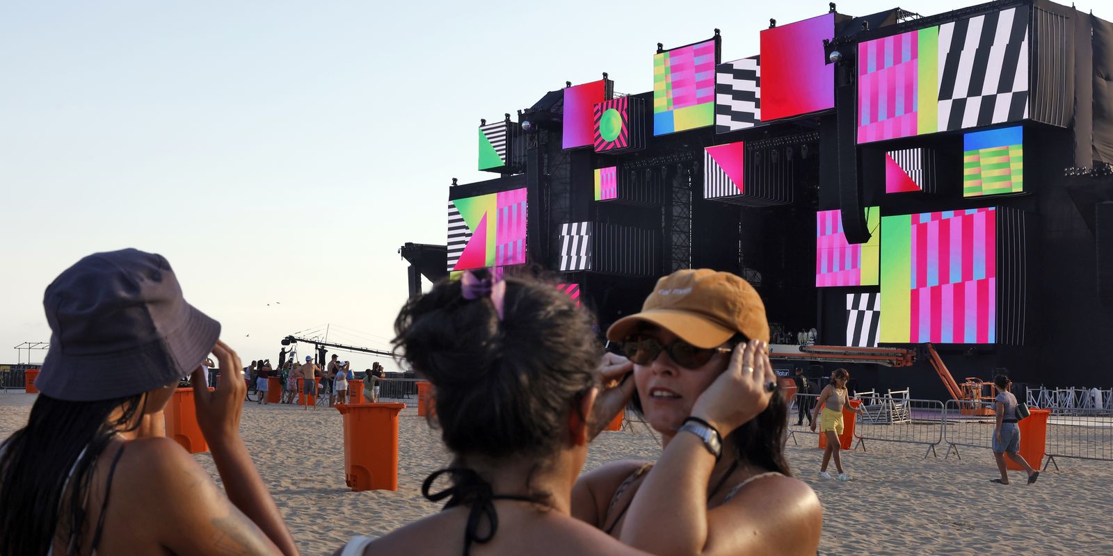Réveillon de Copacabana entra no clima da virada após recorde no Guinness