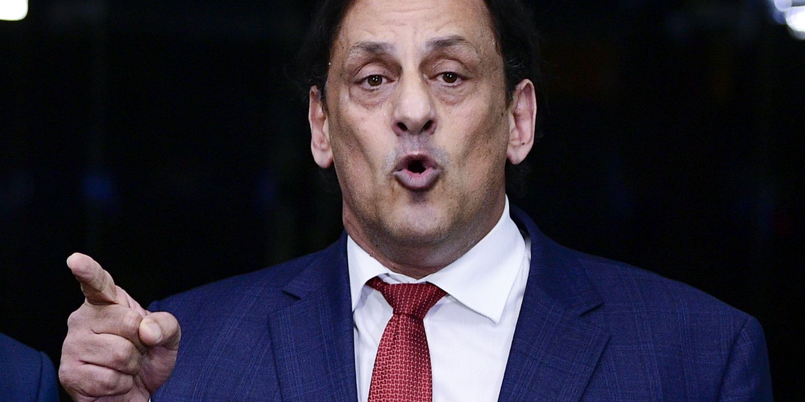 Justiça do DF condena Frederick Wassef, ex-advogado de Bolsonaro, por injúria racial