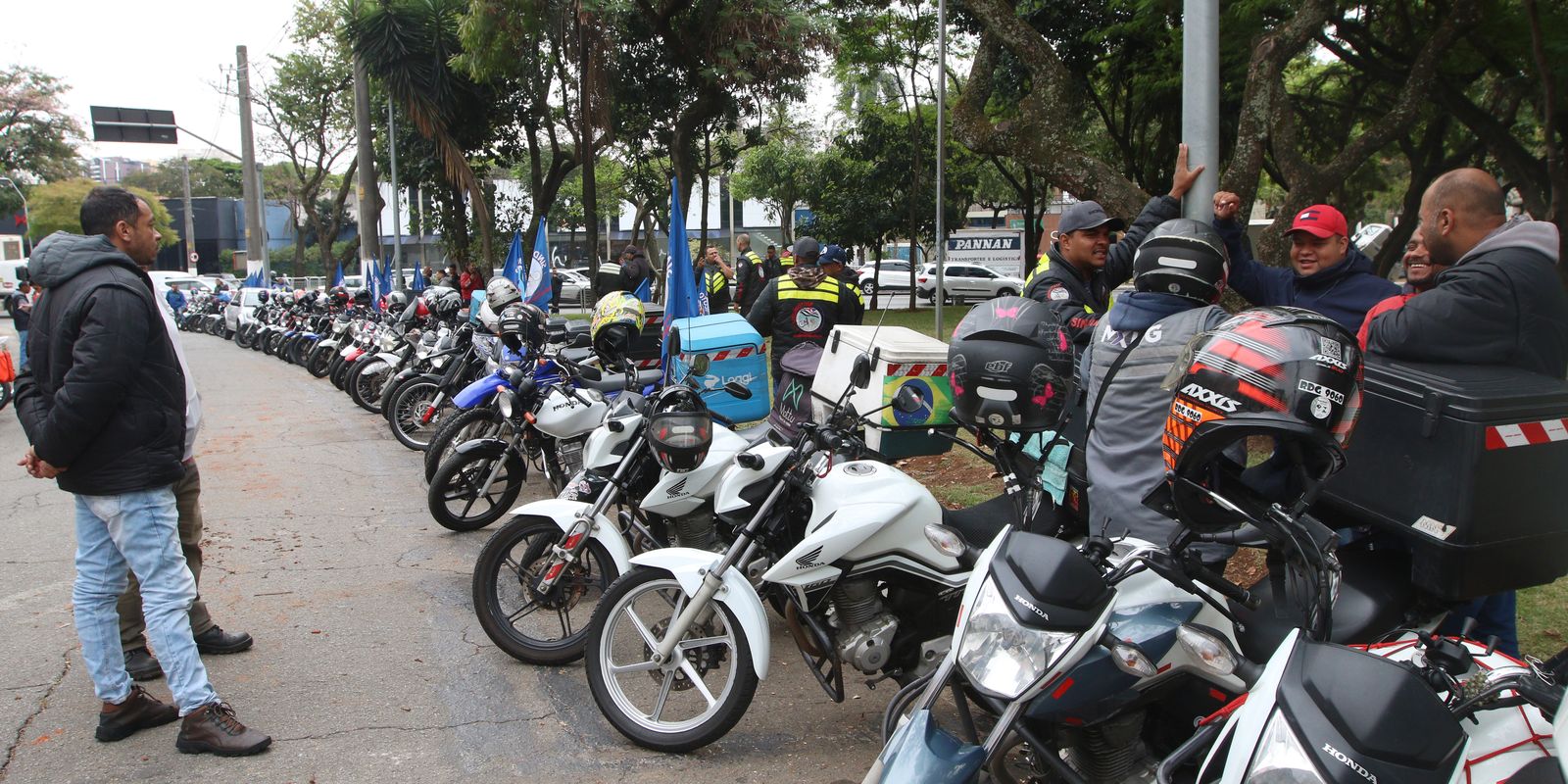 Governo cria grupo para regular trabalho de entregadores por aplicativo