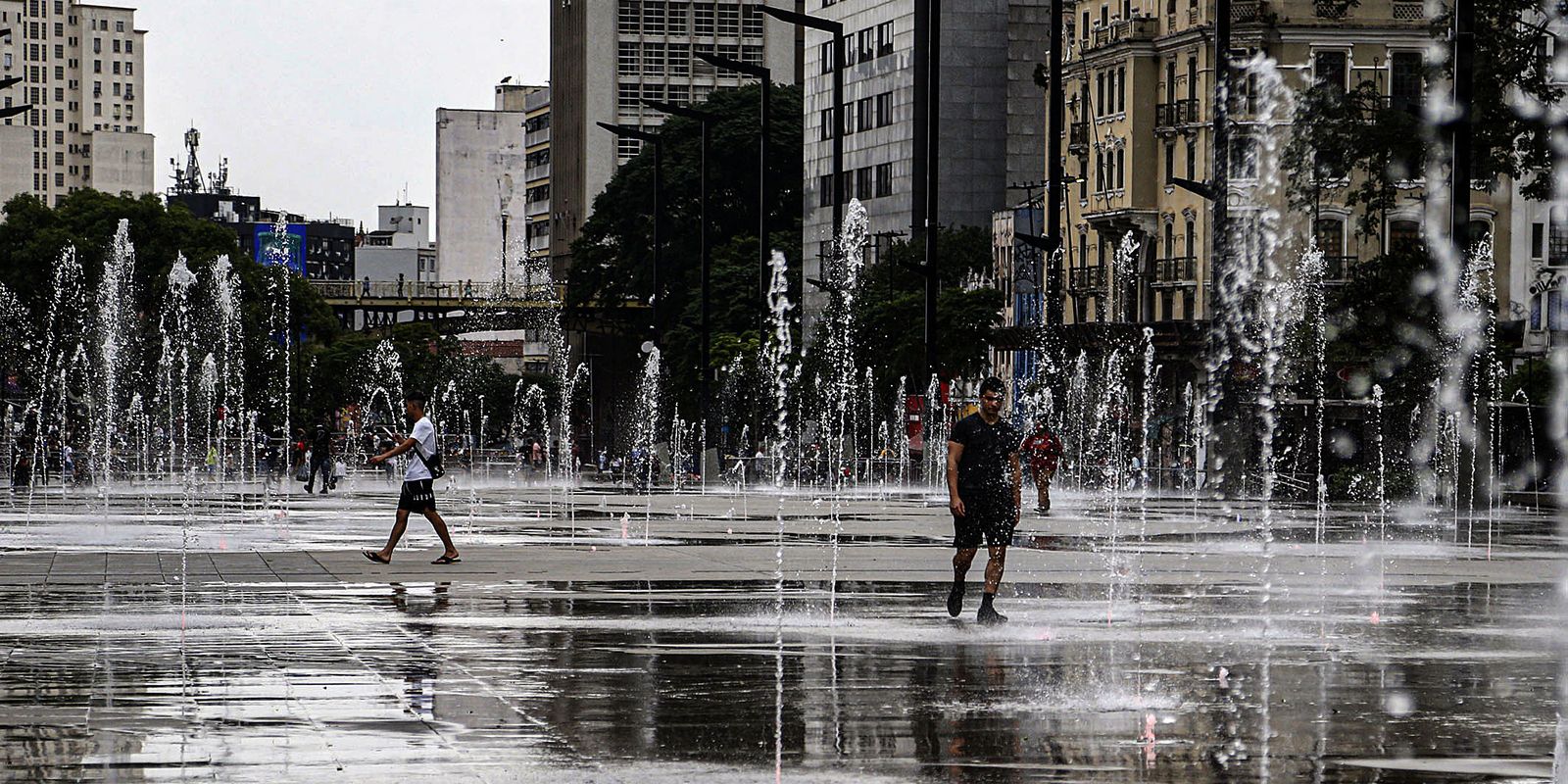 Inmet mantém alerta vermelho de calor extremo em RJ, SP e mais estados