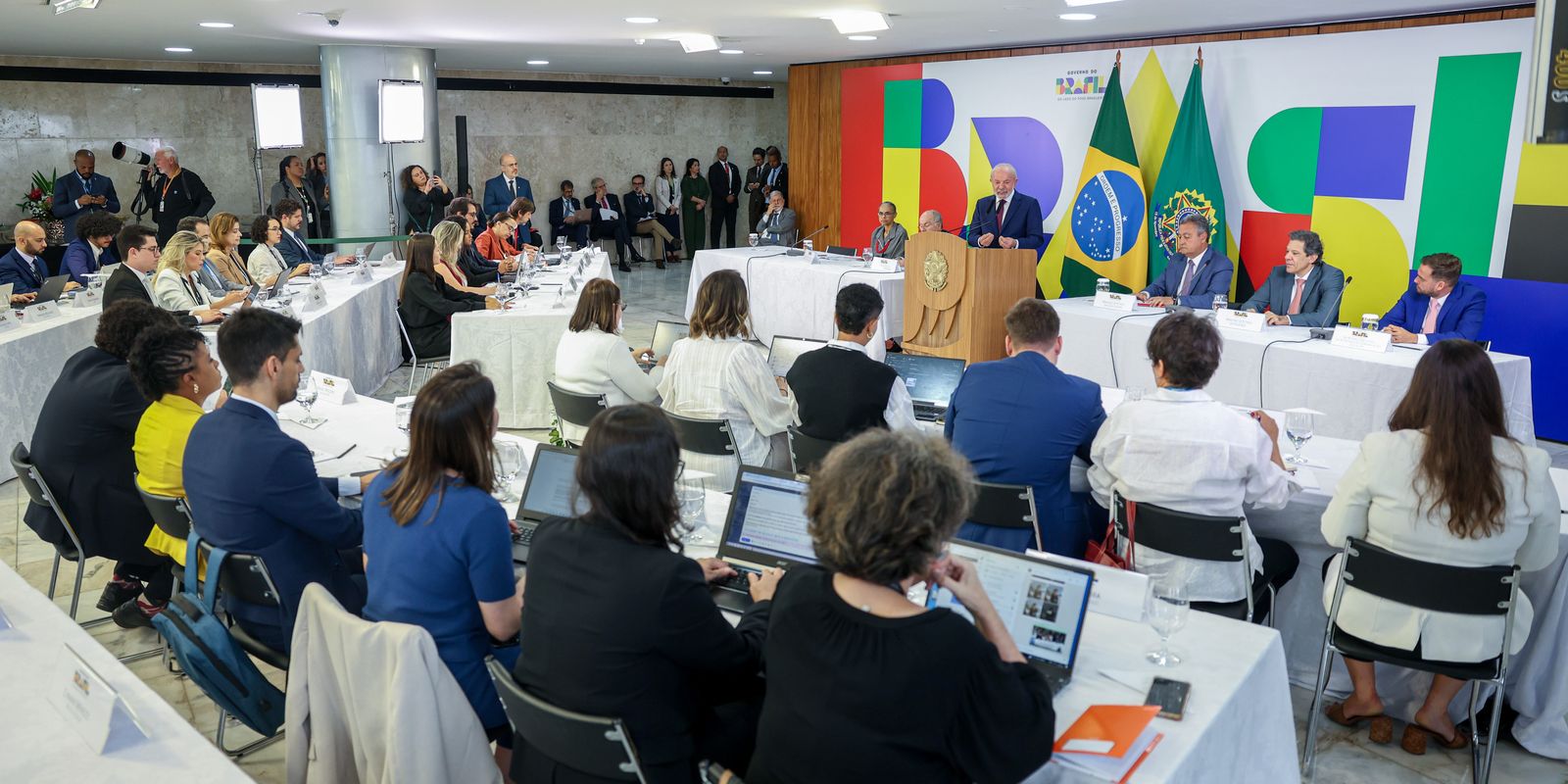 Lula anuncia veto ao projeto que reduz penas dos condenados pelo 8 de janeiro