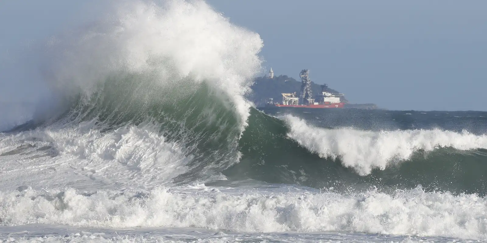 Marinha emite alerta de ressaca para o litoral do Rio de Janeiro no Reveillon