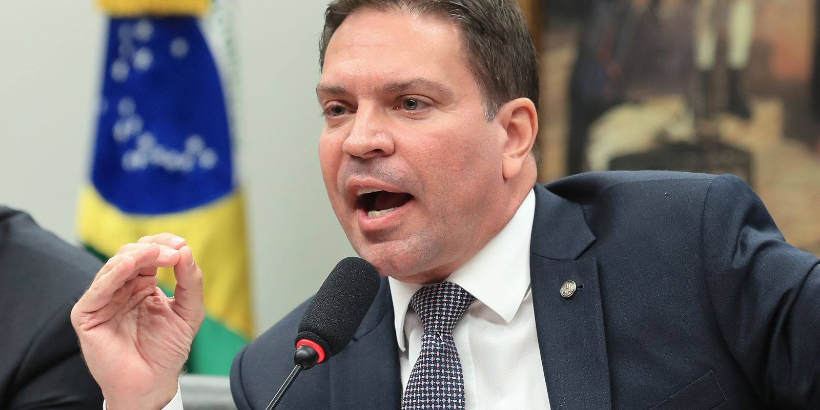 STF pede extradição de Alexandre Ramagem aos Estados Unidos