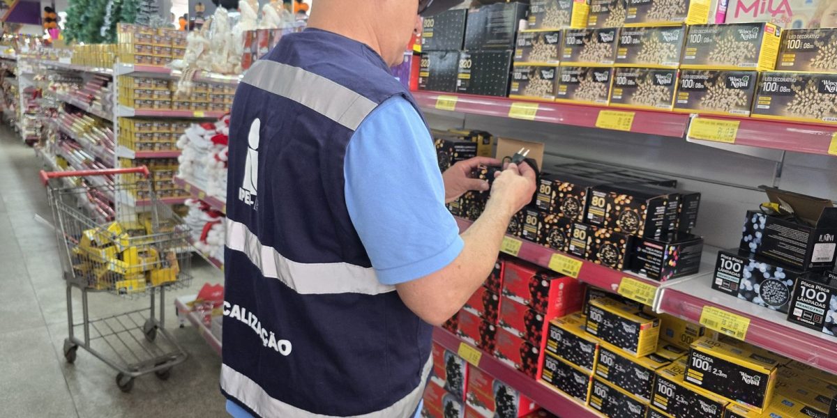 Inmetro apreende 90 mil itens de Natal irregulares em todo o país